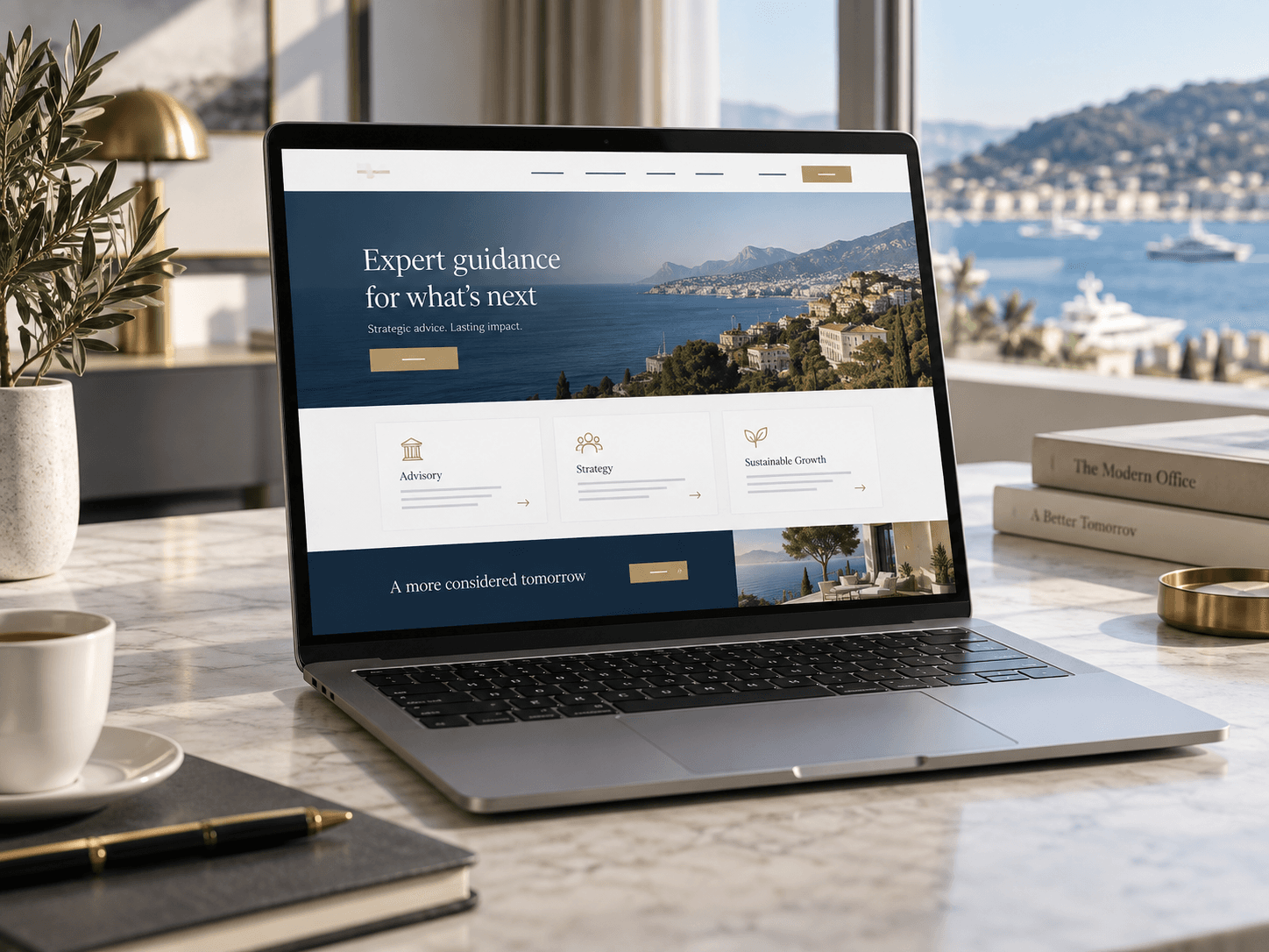 Ordinateur portable affichant une maquette de site web professionnel
